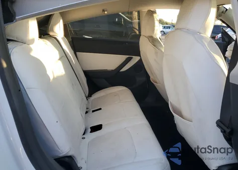 2020 Tesla Model Y z USA, uszkodzony, nr VIN 5YJYGDEE9MF087902